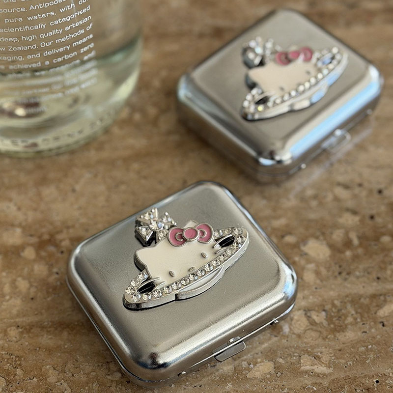 Cendrier en métal Hello Kitty  - Car Accessories Japanese avis et prix